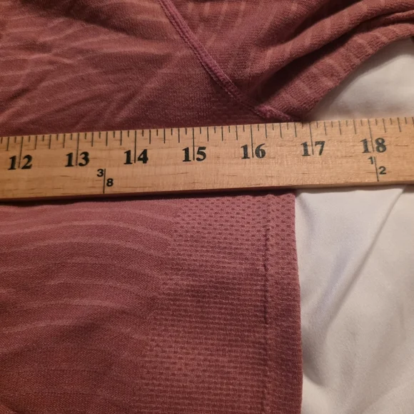 Zyia Active Mauve Seamless Long Sleeve Performance Top – Size Medium - Picture 5 of 6